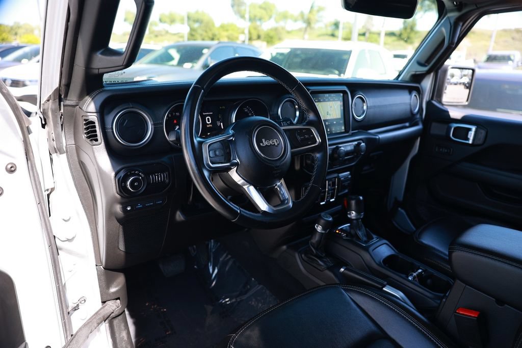 Used 2022 Jeep Wrangler Unlimited Sahara AWD/4WD image 17