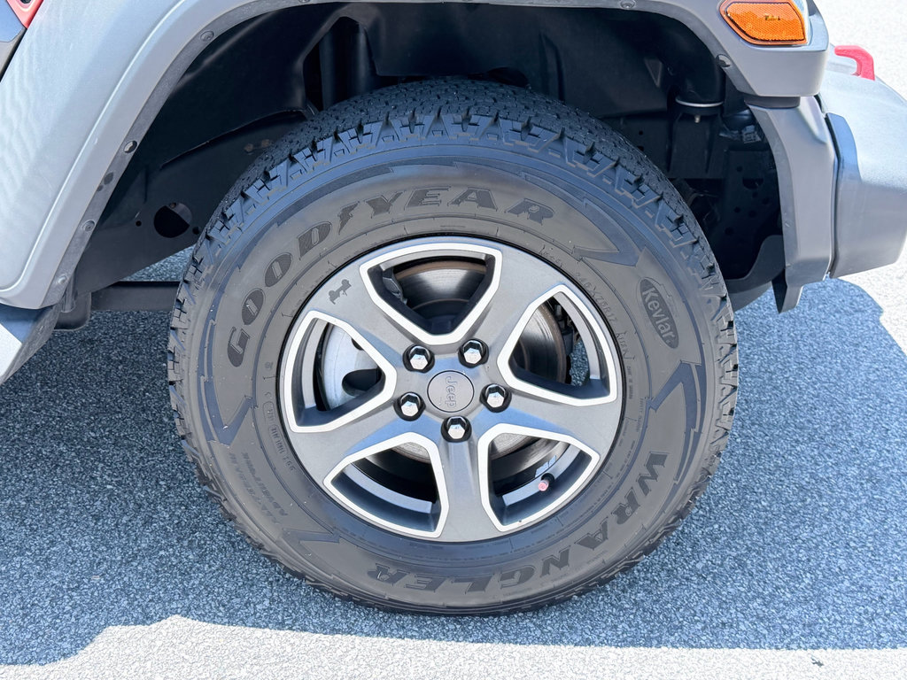 Used 2020 Jeep Wrangler Sport AWD/4WD image 31