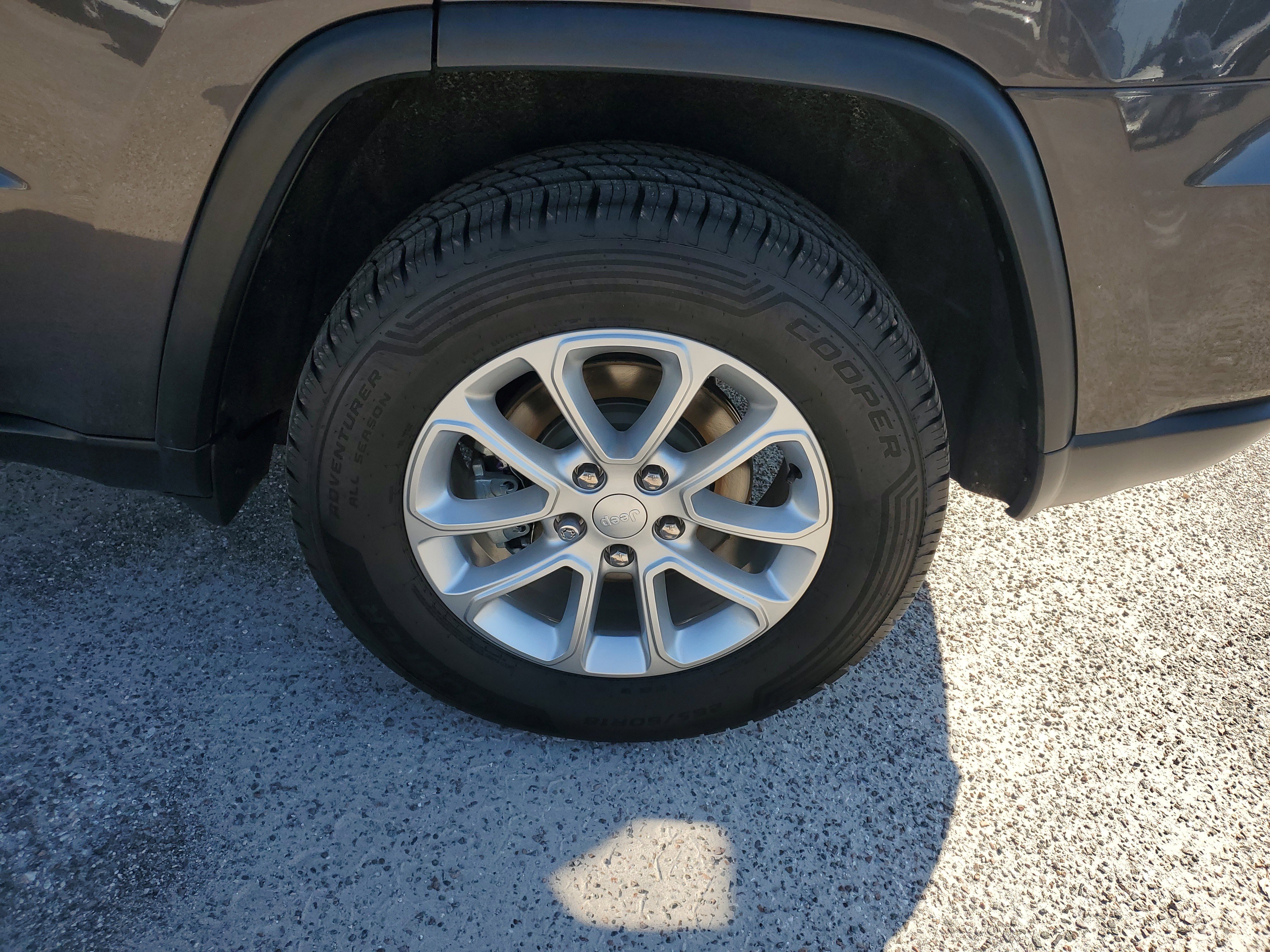 Used 2021 Jeep Grand Cherokee Laredo image 8