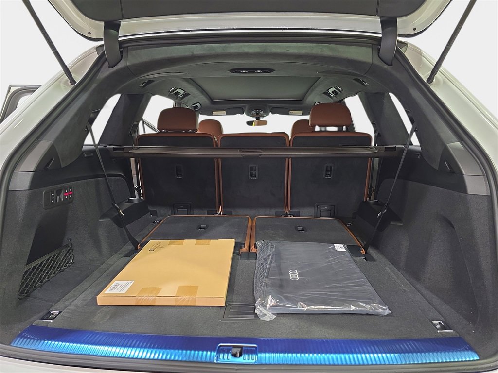 New 2025 Audi Q7 3.0T Prestige image 12