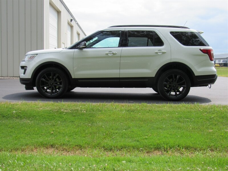 Used 2018 Ford Explorer XLT w/ XLT Appearance Package AWD/4WD image 7
