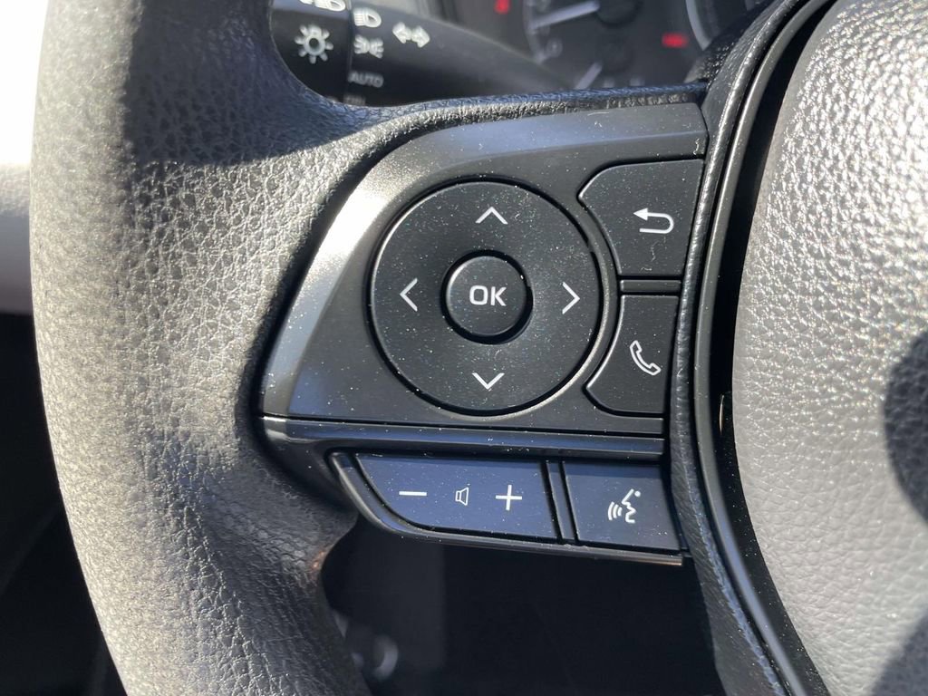 Used 2020 Toyota Corolla LE image 30