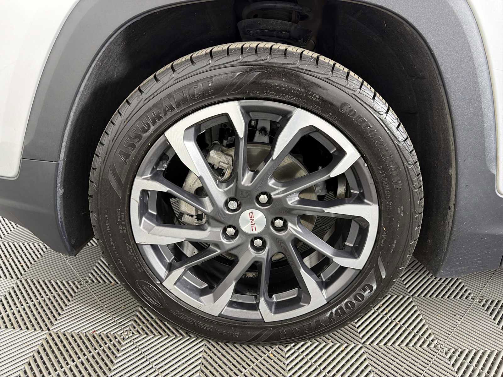Used 2022 GMC Terrain SLT w/ Infotainment Package II FWD image 9