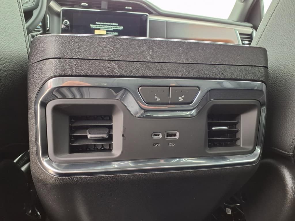 New 2025 GMC Sierra 2500 Denali w/ Denali Reserve Package image 8