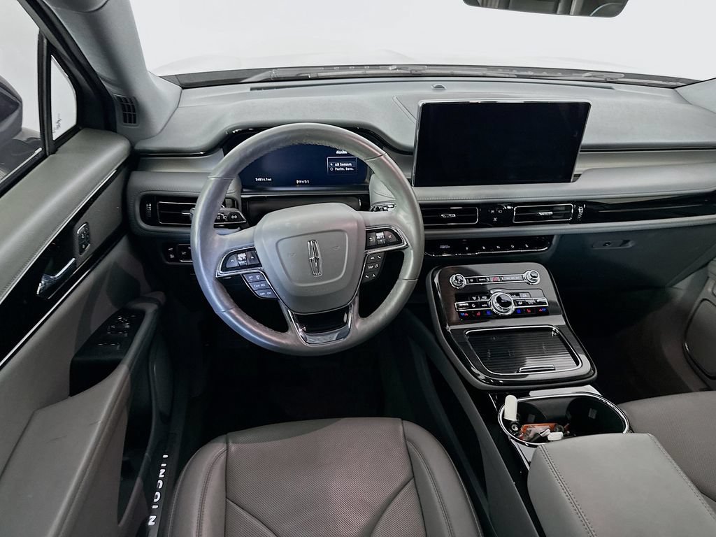 Used 2023 Lincoln Nautilus Reserve AWD/4WD image 31