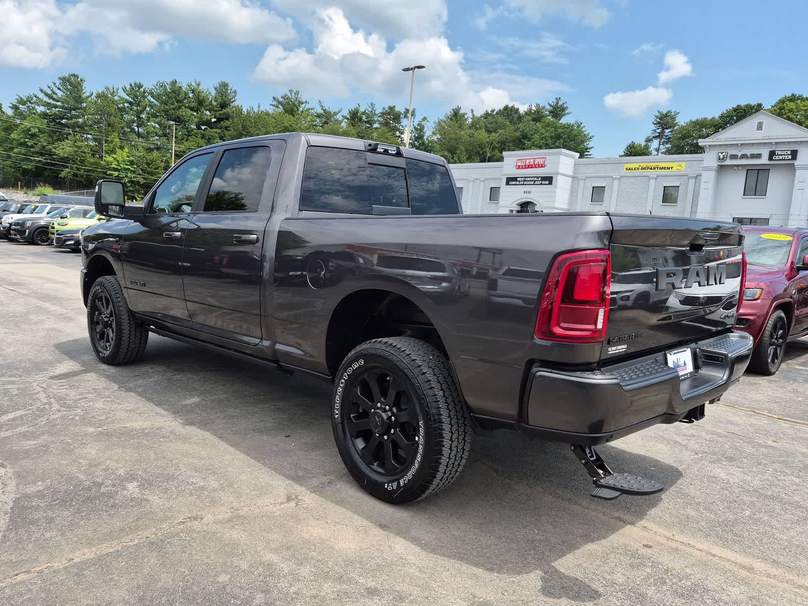New 2026 RAM 2500 Laramie AWD/4WD image 4