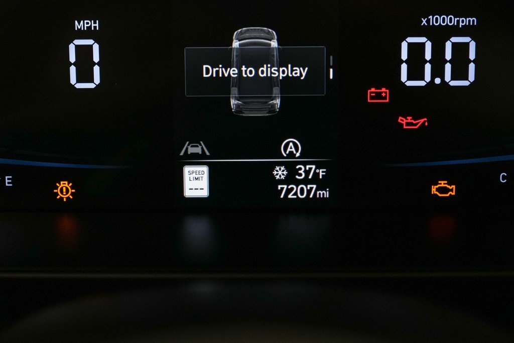 Used 2025 Hyundai Elantra SE image 17