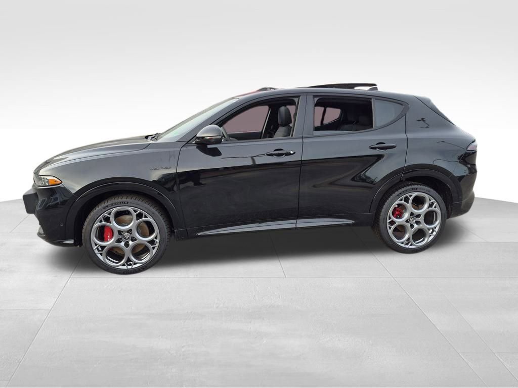 New 2025 Alfa Romeo Tonale w/ Premium Package AWD/4WD video 3