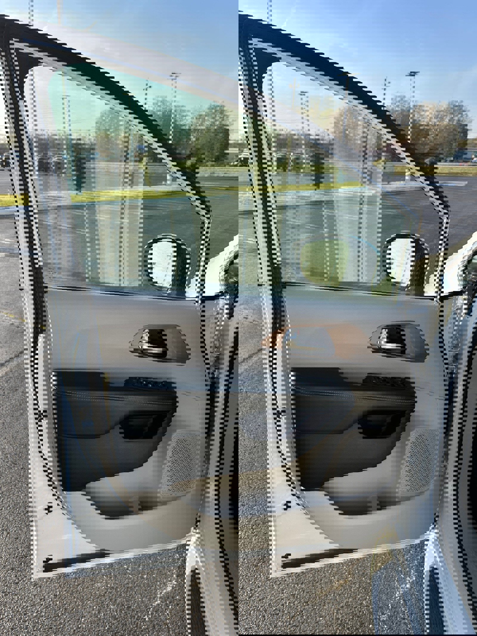 Used 2021 Chrysler Voyager LX image 15