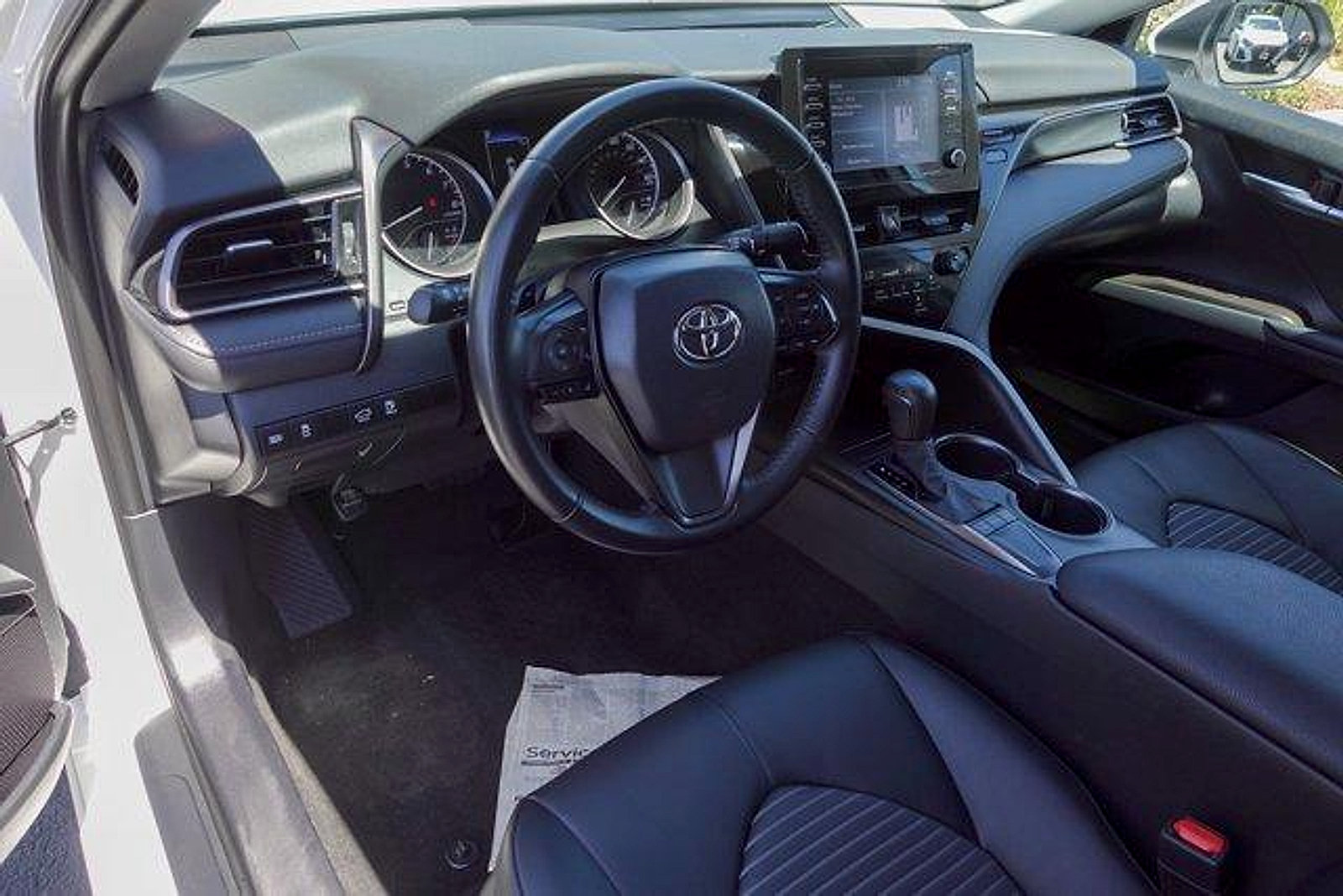 Used 2023 Toyota Camry SE FWD image 9