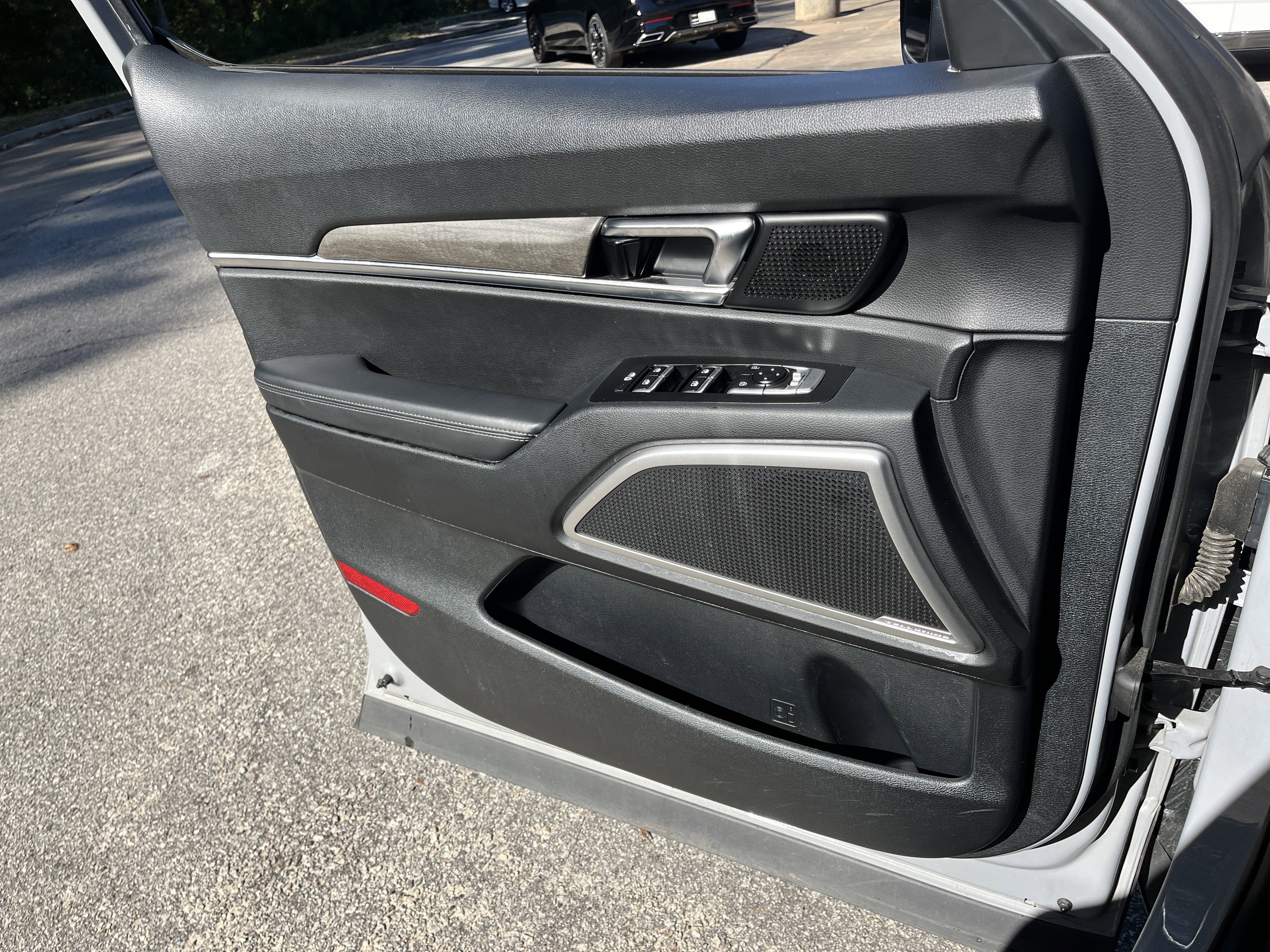 Used 2022 Kia Telluride EX w/ EX Premium Package image 18