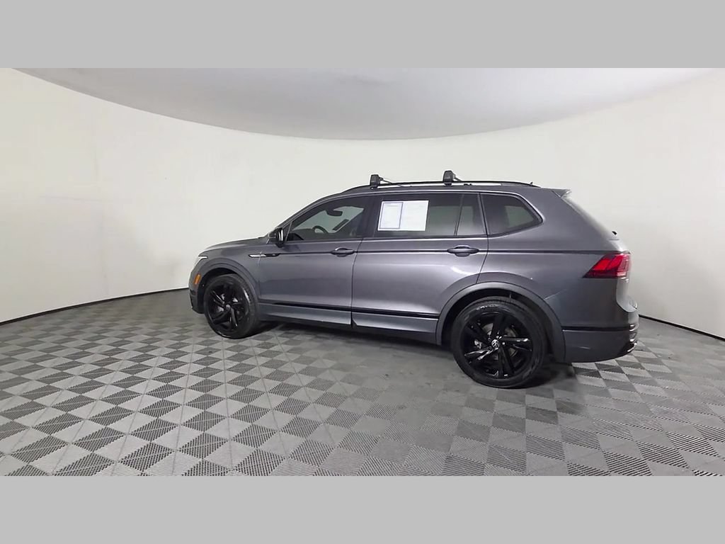 Used 2023 Volkswagen Tiguan SE R-Line FWD image 44