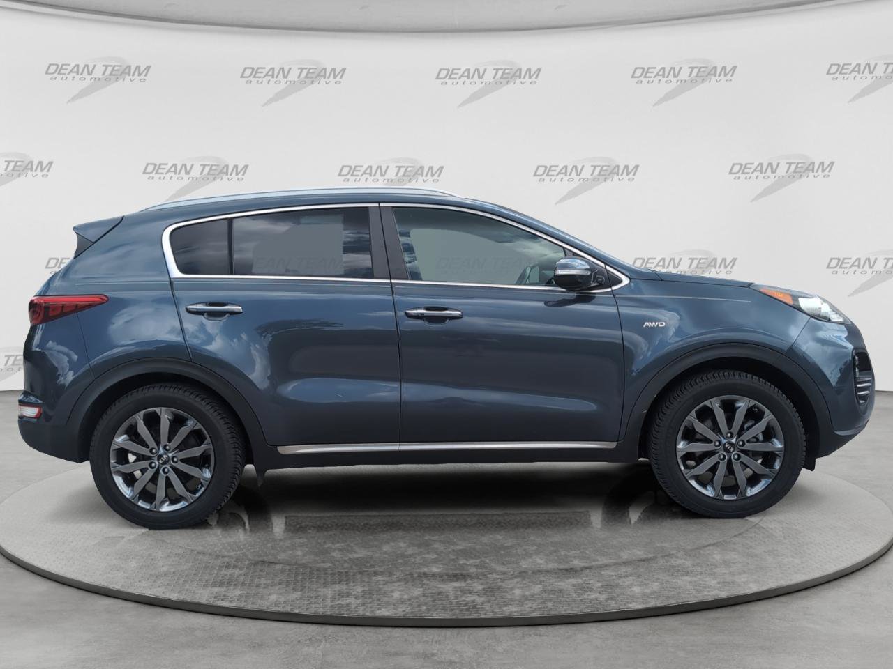 Used 2018 Kia Sportage EX w/ EX Sport Appearance Package AWD/4WD image 9