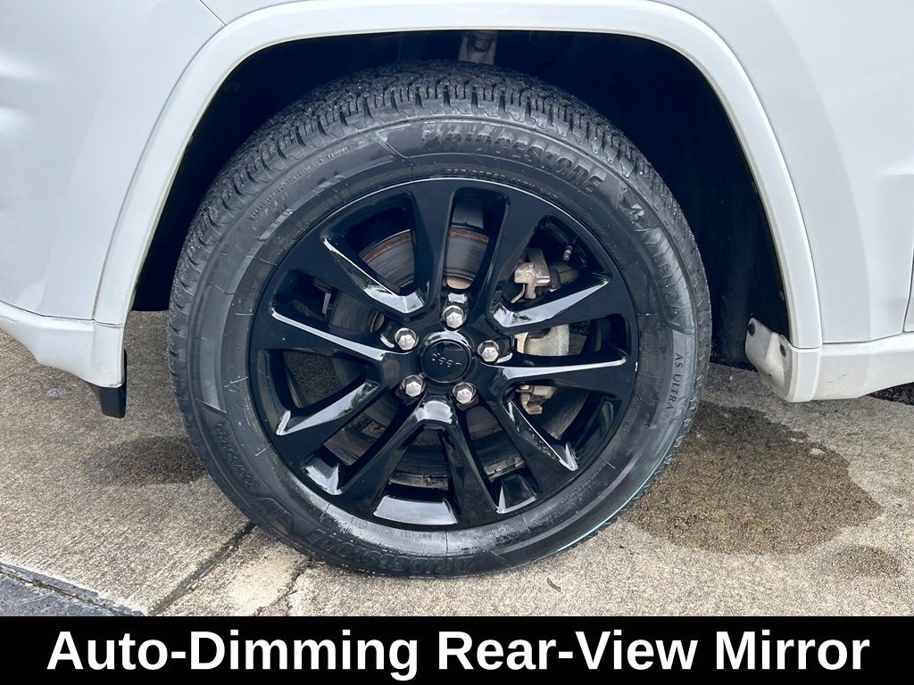 Used 2018 Jeep Grand Cherokee Altitude AWD/4WD image 24