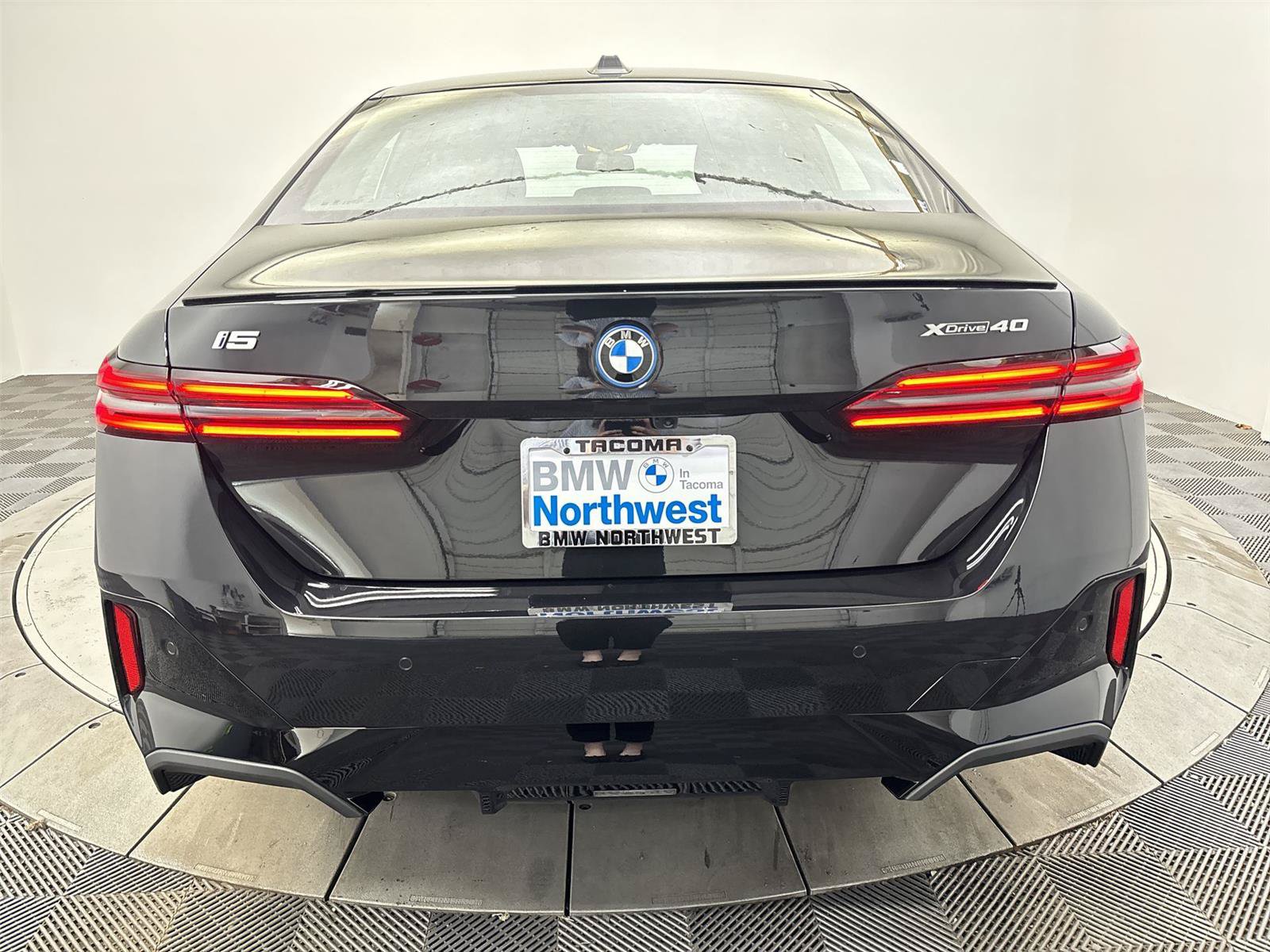 New 2027 BMW i5 xDrive40 AWD/4WD image 15