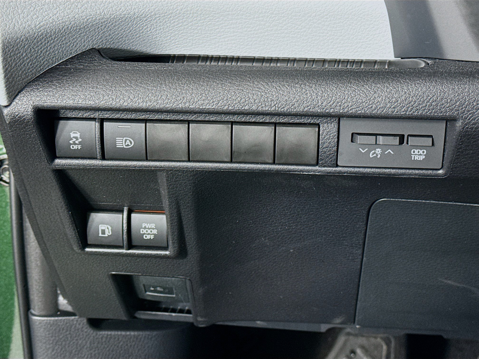Certified 2026 Toyota Sienna LE FWD image 10