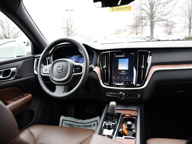 Used 2025 Volvo V60 B5 Cross Country Plus image 18