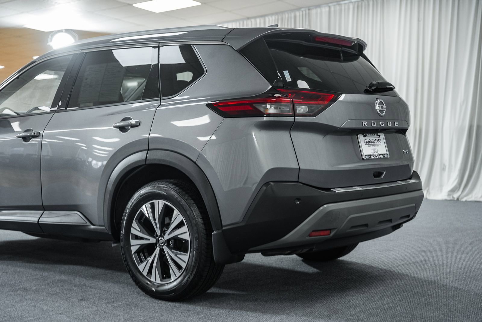 Used 2021 Nissan Rogue SV w/ Premium Package image 6