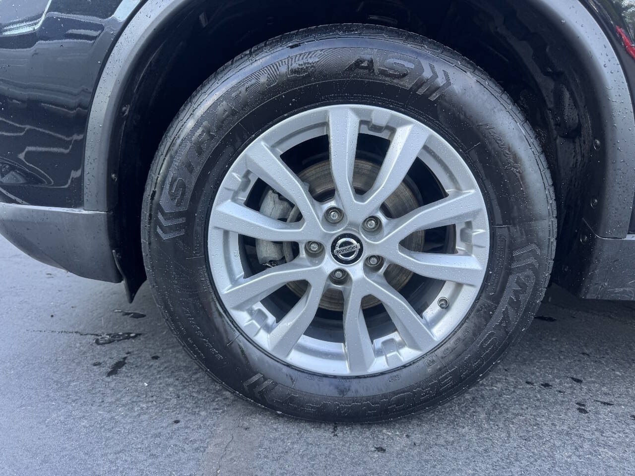 Used 2019 Nissan Rogue SV AWD/4WD image 17