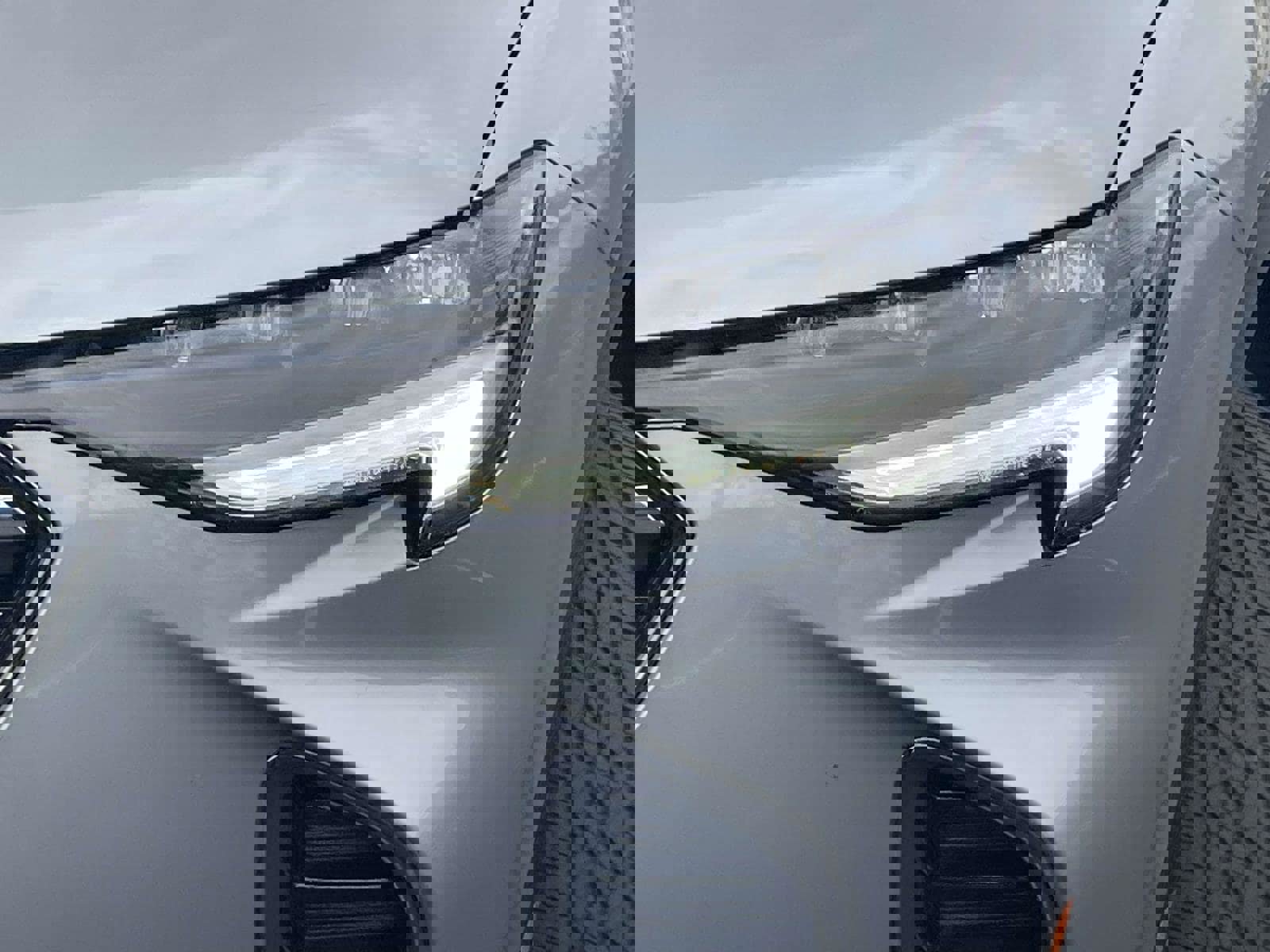 Used 2023 Buick Envision Essence w/ Sport Touring Package image 4