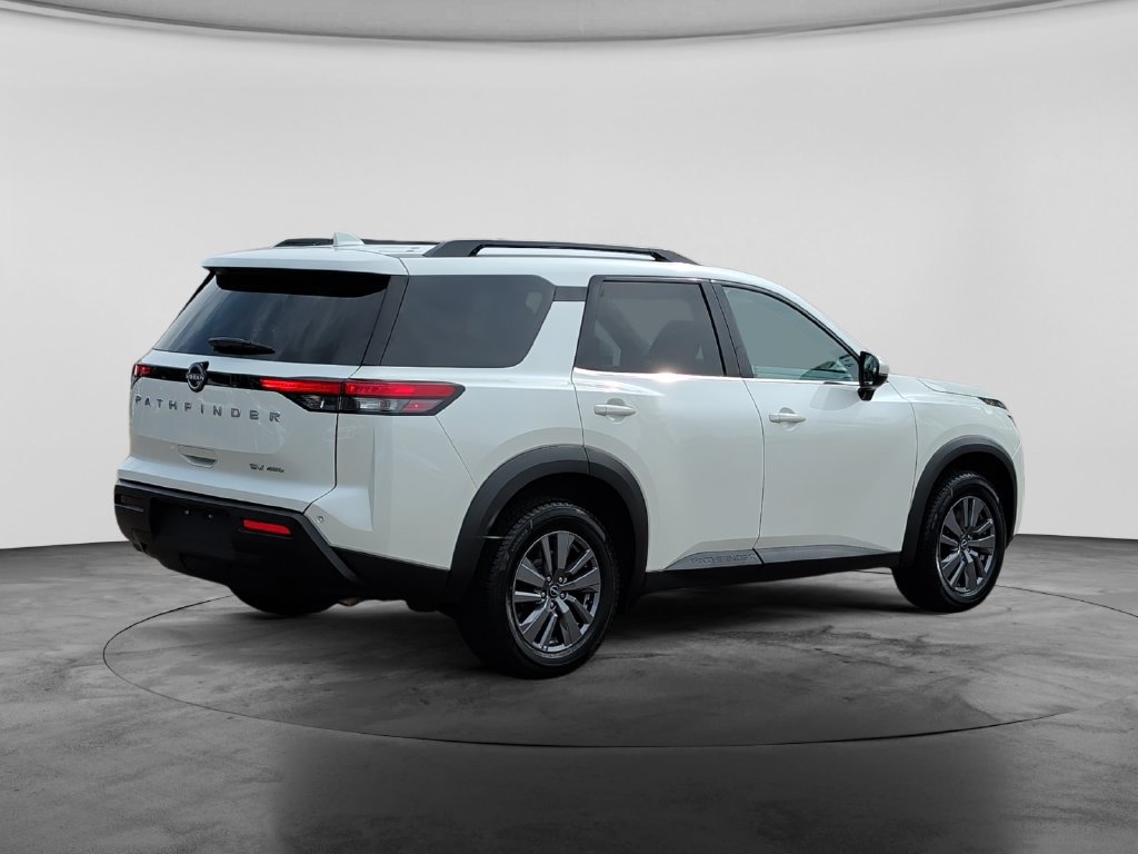 Used 2024 Nissan Pathfinder SV AWD/4WD image 7