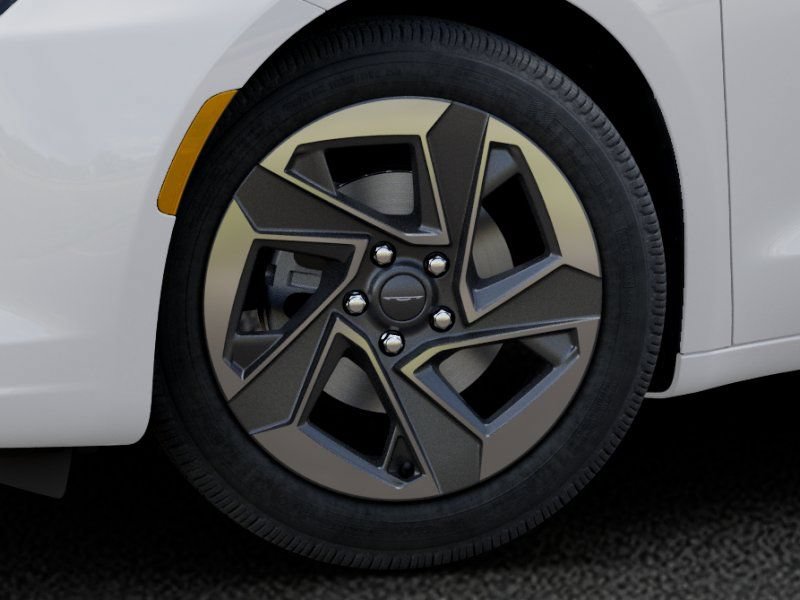 New 2027 Chrysler Pacifica Limited FWD image 8