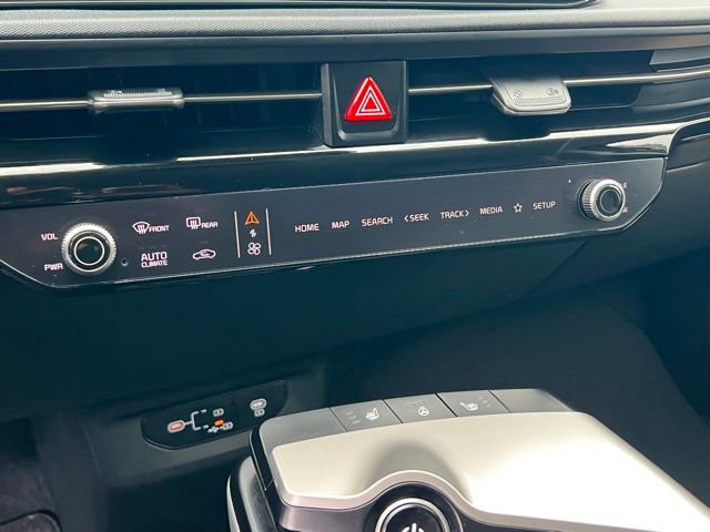 Certified 2025 Kia EV6 Light w/ Light LR Technology Package image 20