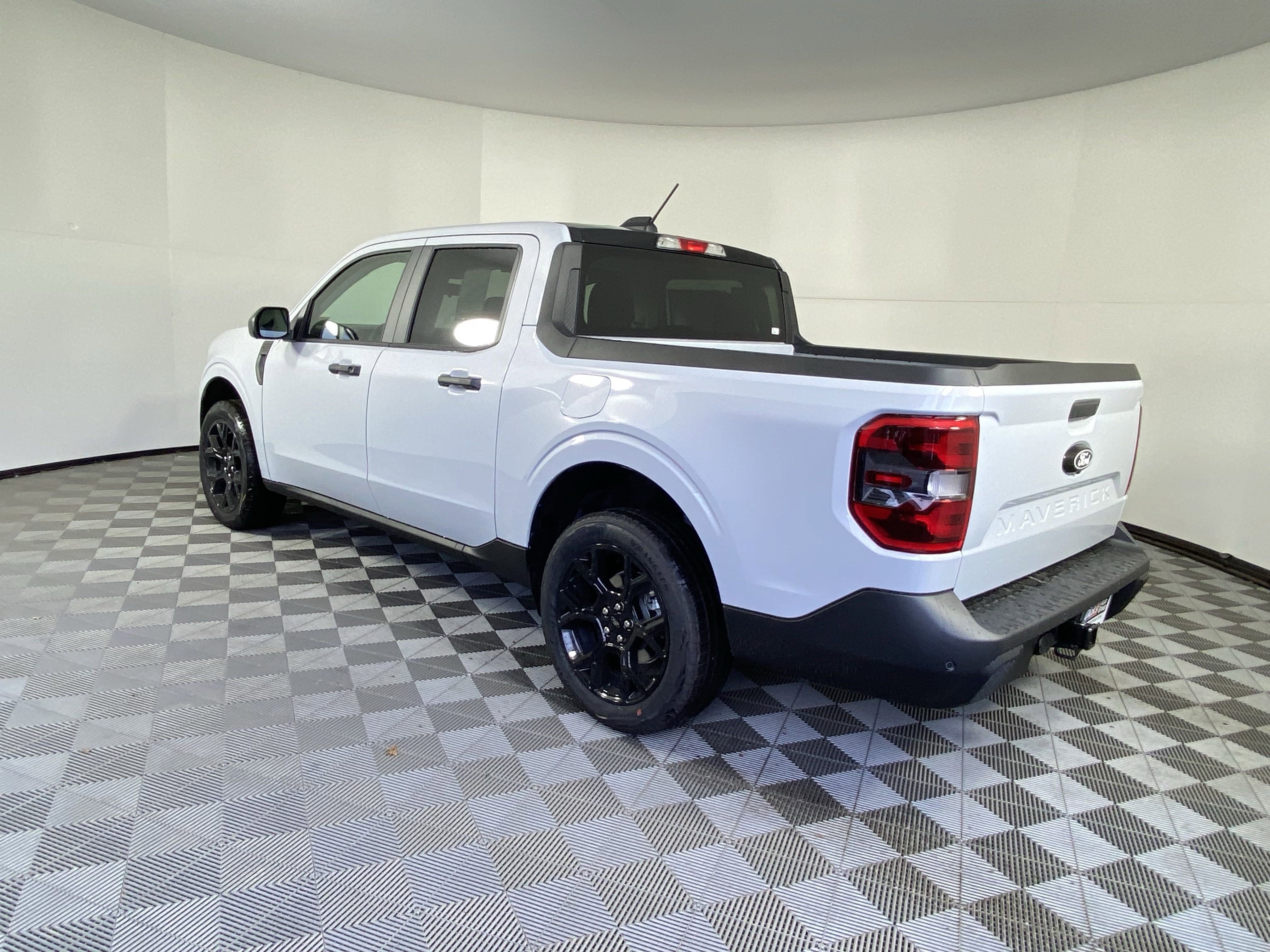 New 2025 Ford Maverick XLT w/ XLT Luxury Package image 3