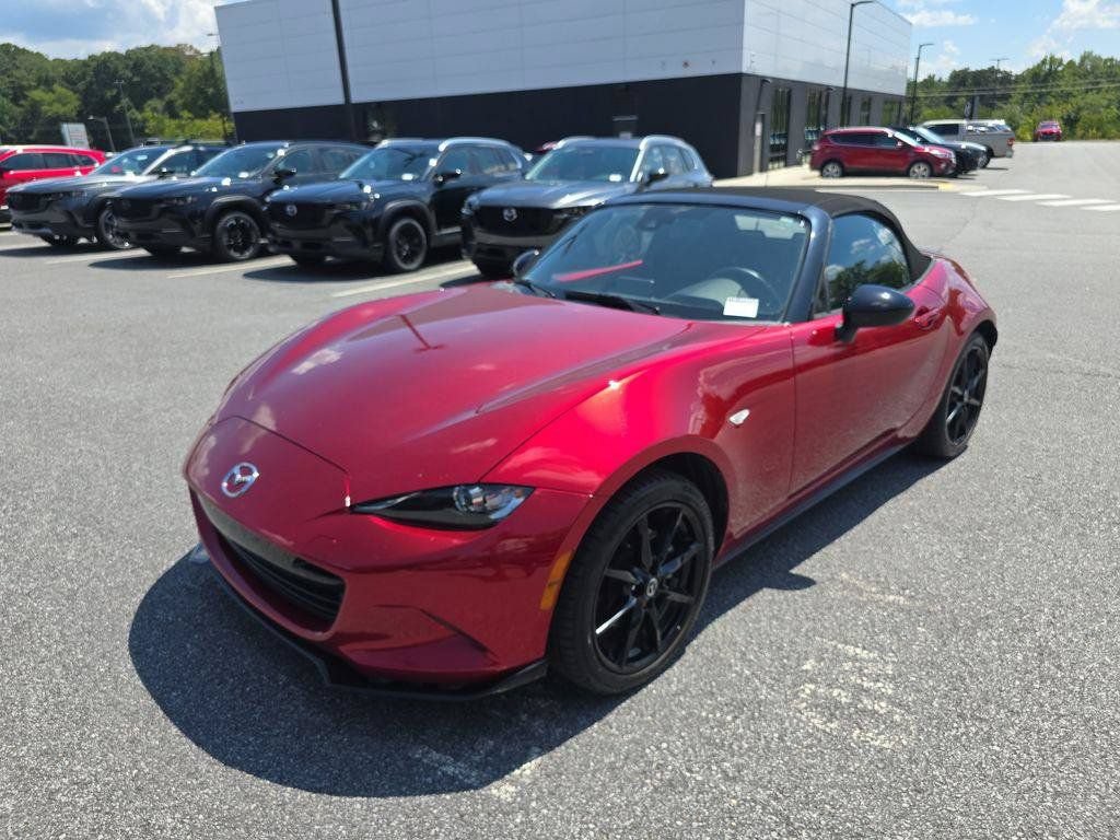 Certified 2022 MAZDA MX-5 Miata Club RWD image 7