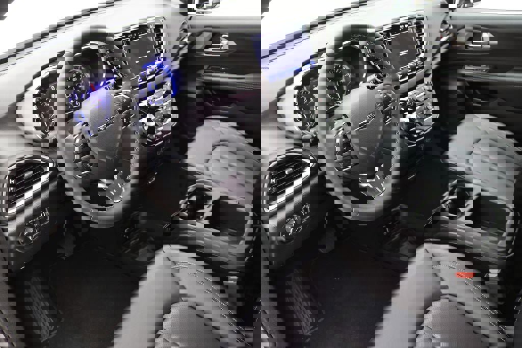 Used 2025 Chrysler Pacifica Select FWD image 13