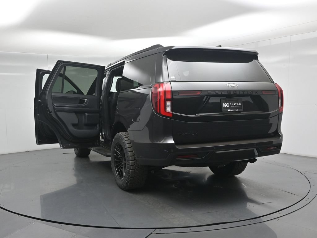 New 2026 Ford Expedition Platinum w/ Stealth Appearance Package AWD/4WD image 31