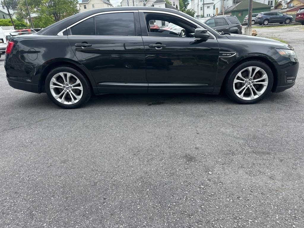 Used 2013 Ford Taurus SHO image 4