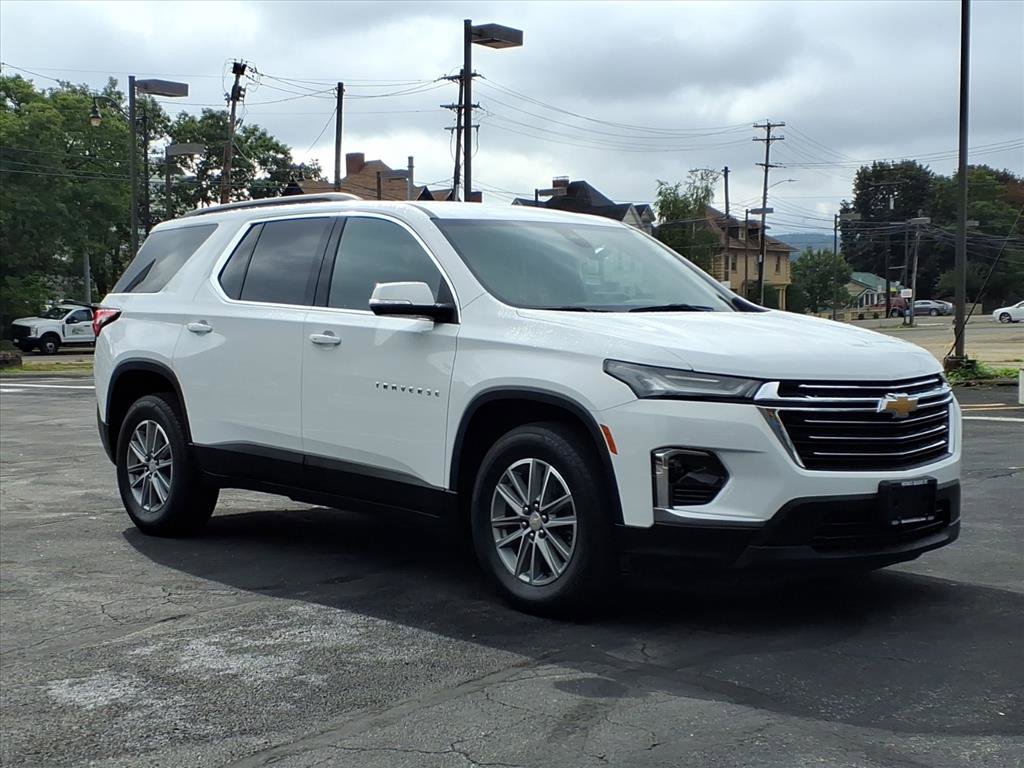 Used 2023 Chevrolet Traverse LT image 1