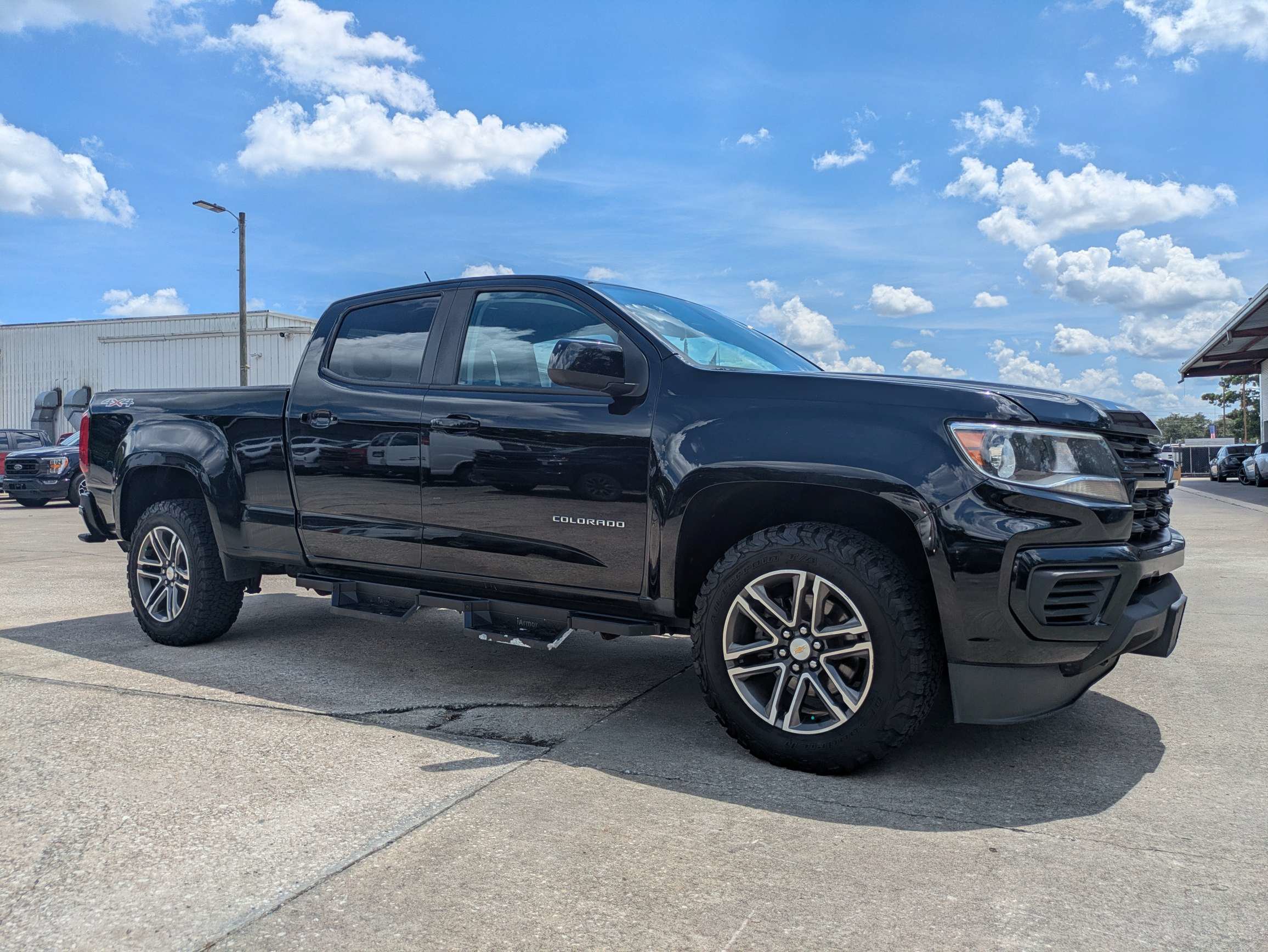 Used 2021 Chevrolet Colorado W/T w/ Custom Special Edition AWD/4WD image 4