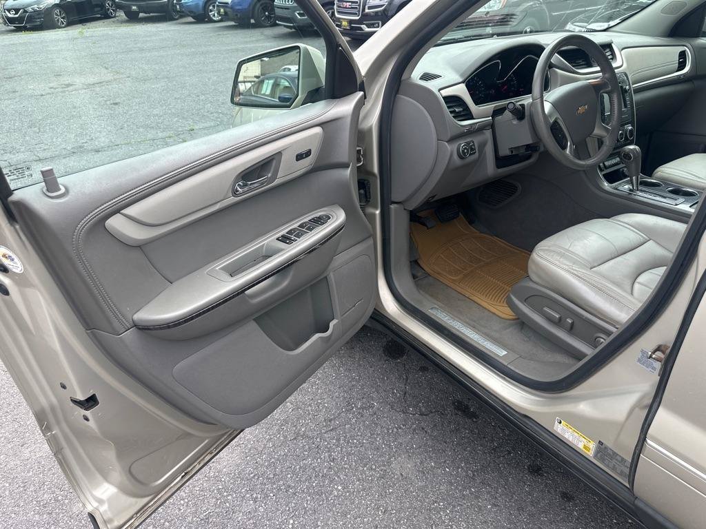 Used 2013 Chevrolet Traverse LTZ AWD/4WD image 17