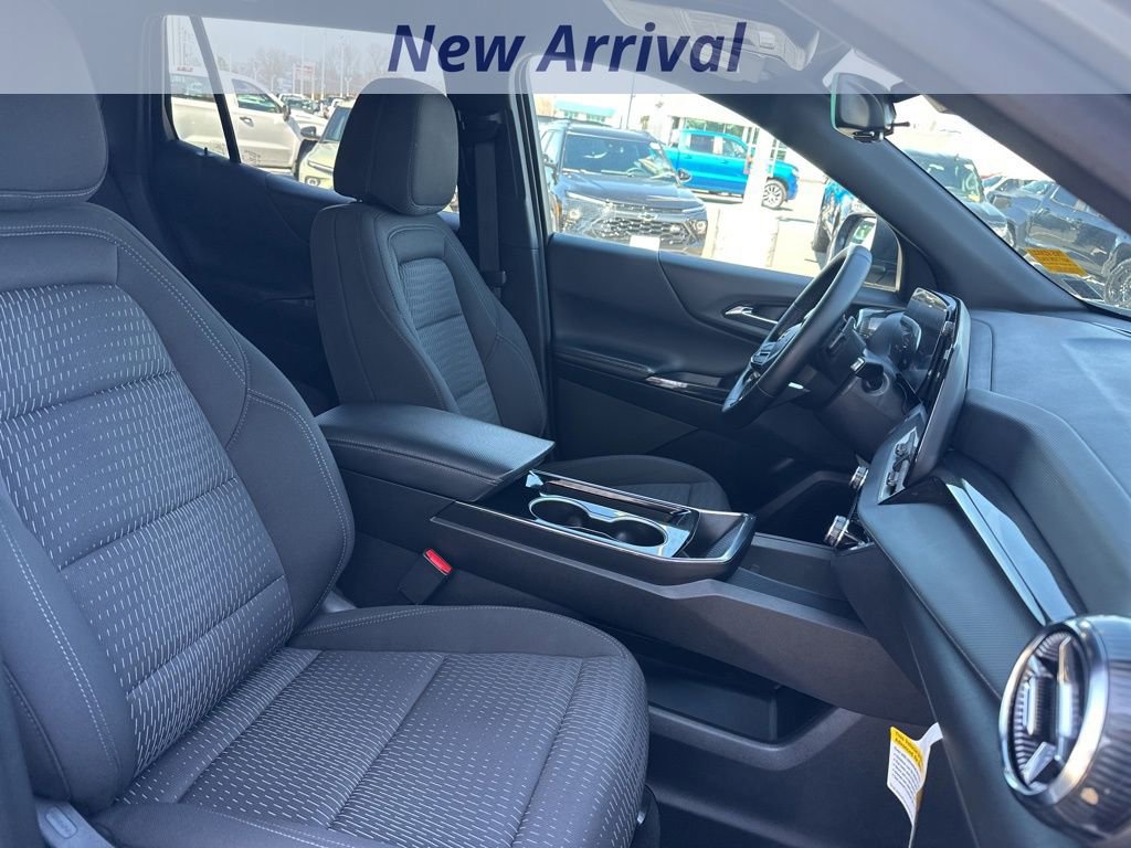 Used 2025 Chevrolet Equinox LT image 4