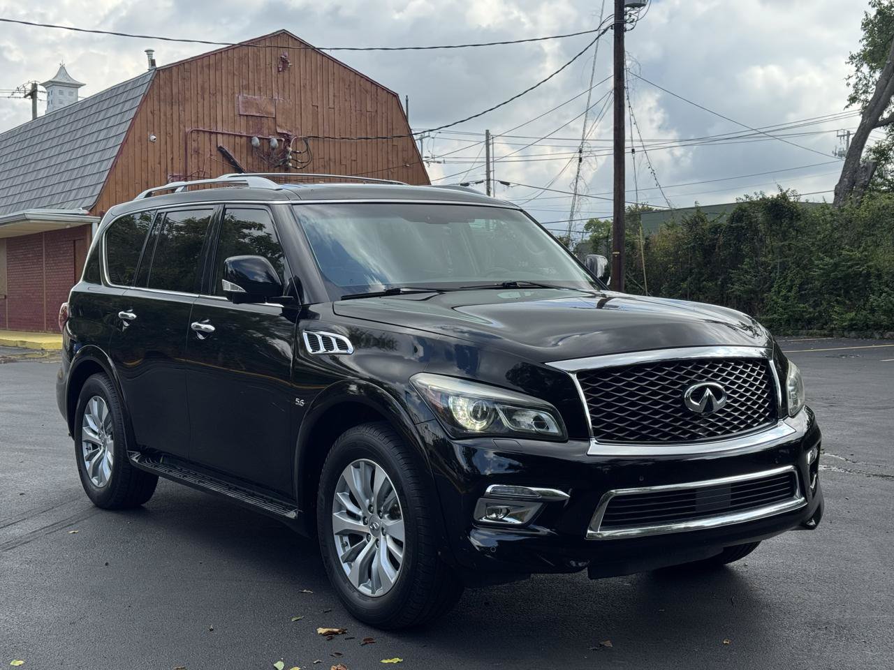 Used 2016 INFINITI QX80 4WD image 2