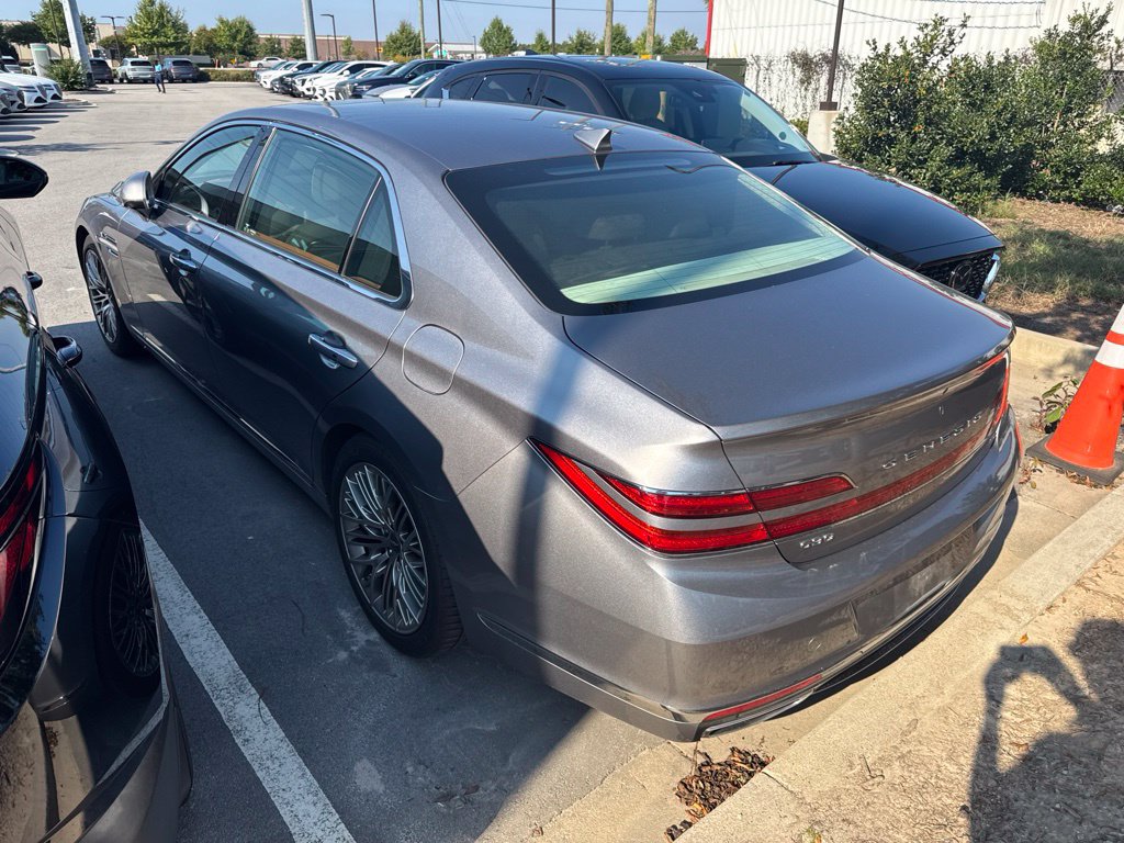 Used 2022 Genesis G90 5.0 Ultimate RWD image 4