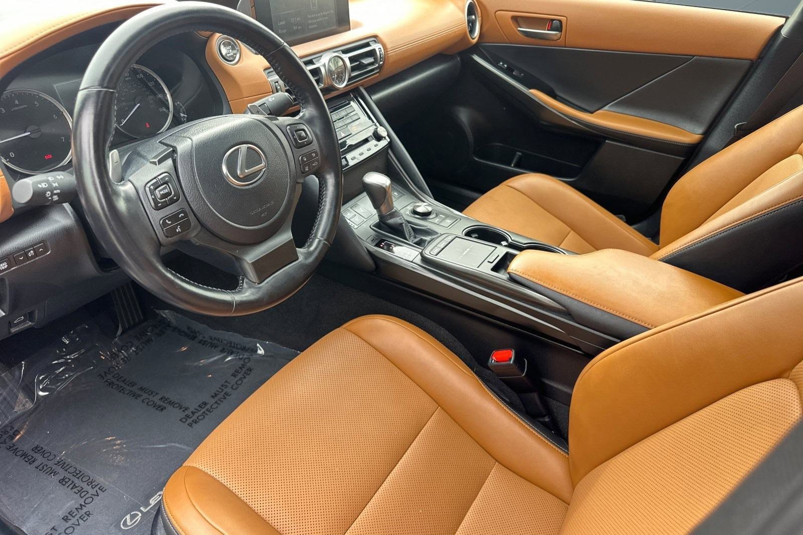 Used 2021 Lexus IS 300 w/ Comfort Package image 4