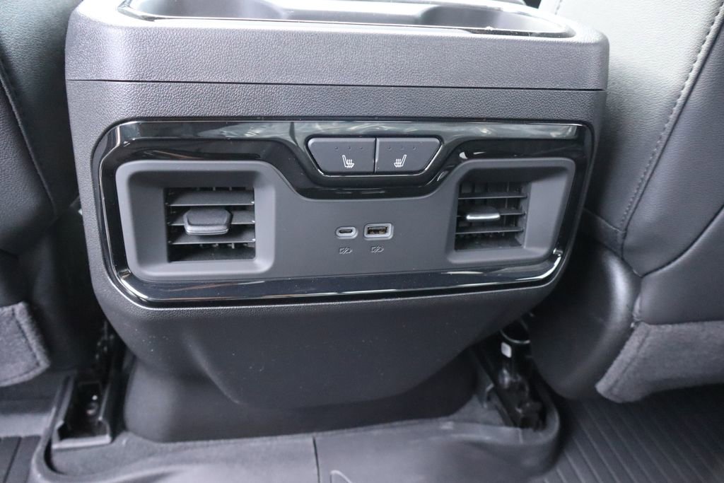 Used 2025 Chevrolet Silverado 2500 ZR2 w/ Technology Package image 23