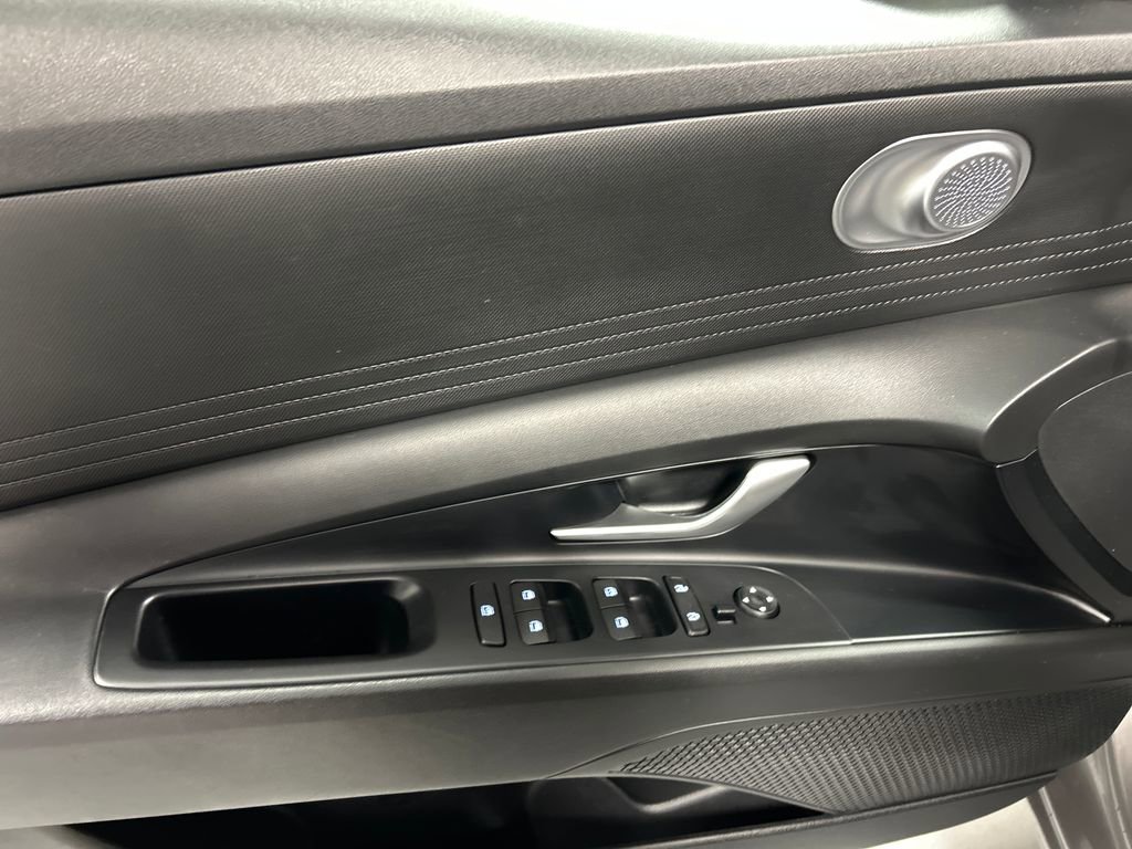 Used 2023 Hyundai Elantra SEL w/ Cargo Package image 12