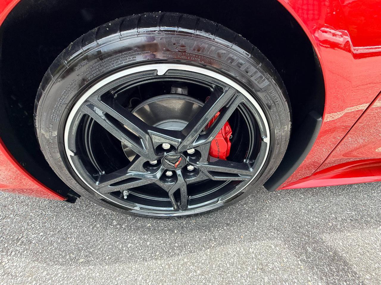 Used 2025 Chevrolet Corvette Stingray Preferred Cpe w/ Stealth Interior Trim Package RWD image 32
