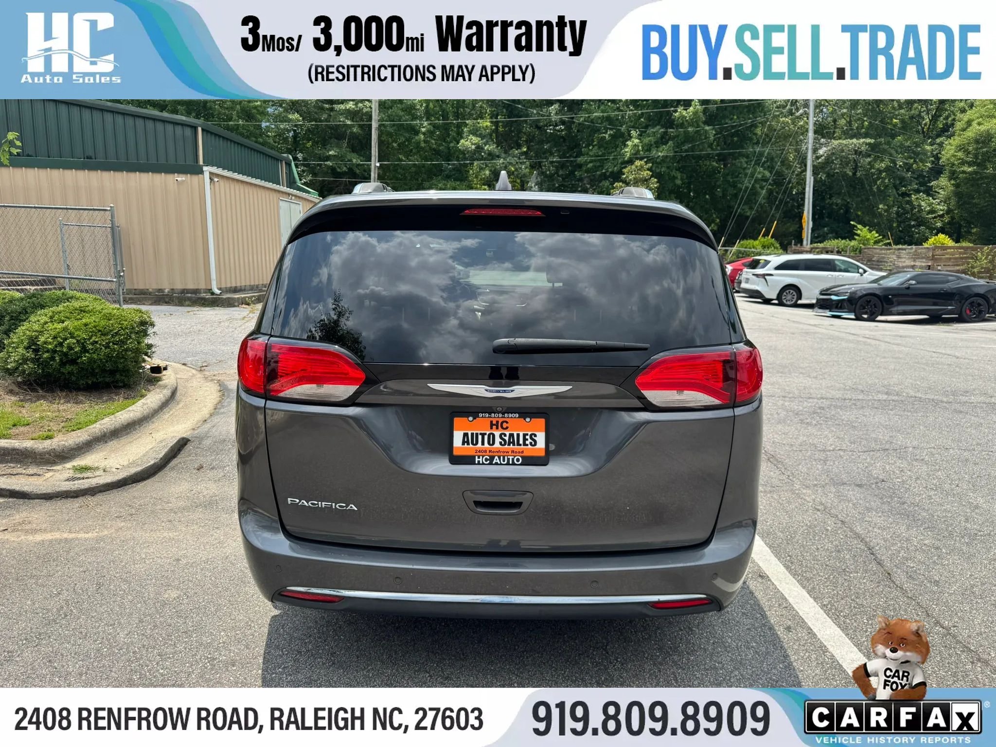 Used 2019 Chrysler Pacifica Touring-L FWD image 4