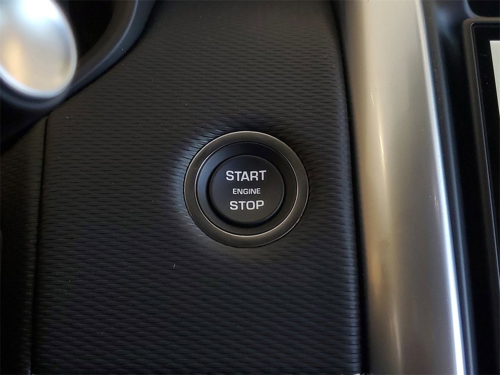 New 2026 Land Rover Discovery Limited Edition image 18