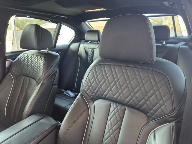 Used 2023 BMW M550i xDrive w/ Executive Package AWD/4WD image 13