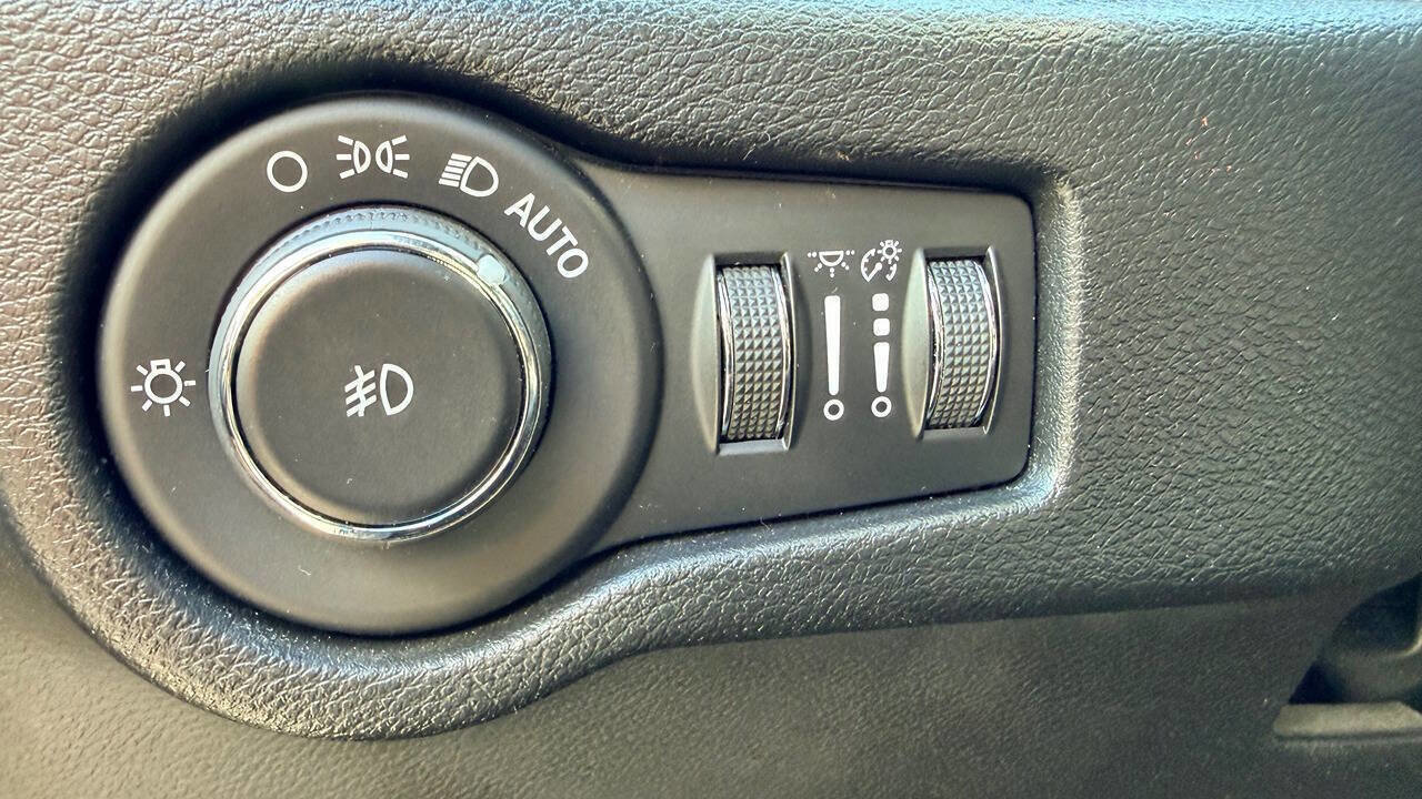 Used 2018 Chrysler Pacifica Touring Plus w/ S Appearance Package image 30