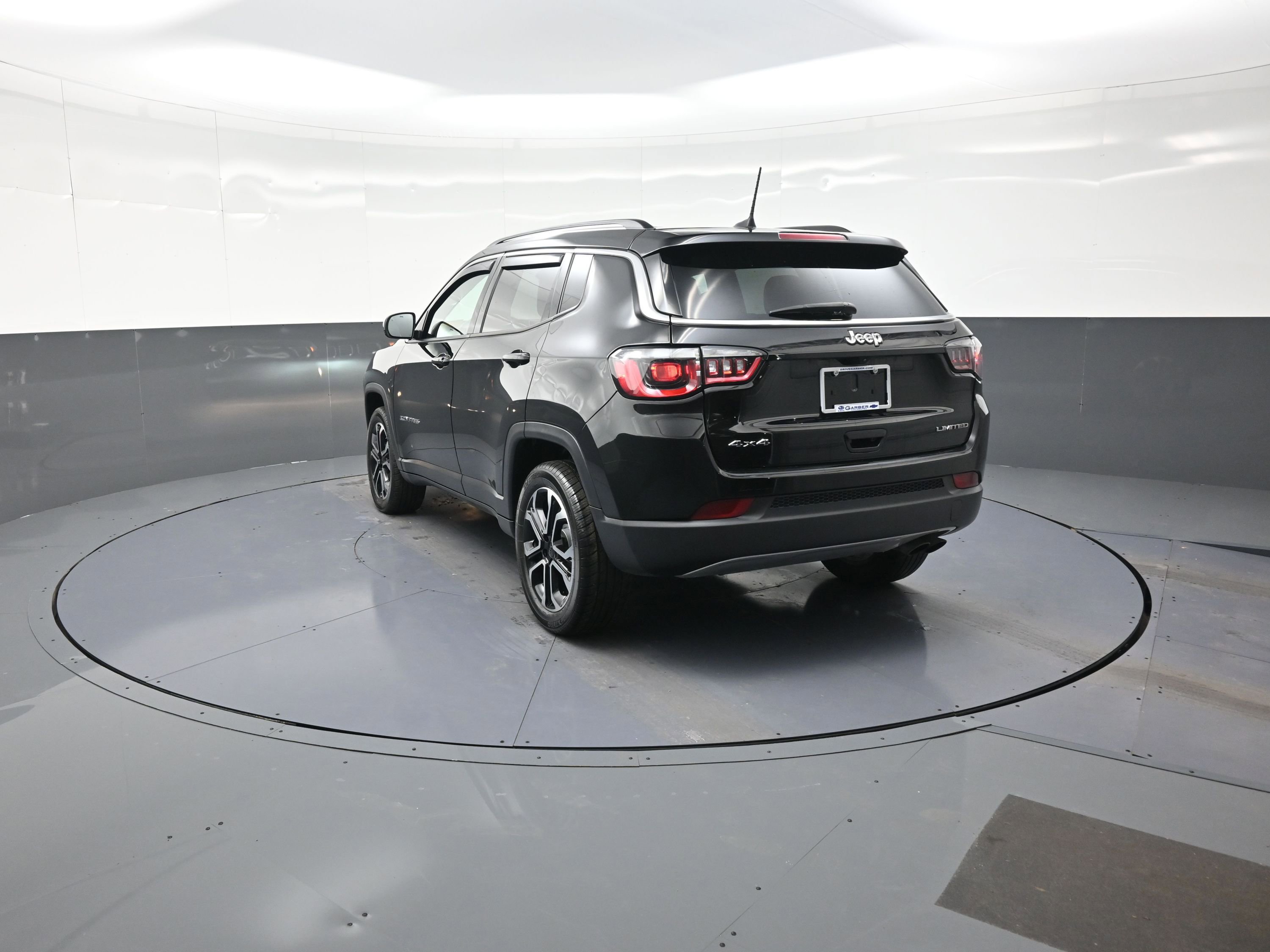 Used 2022 Jeep Compass Limited image 5