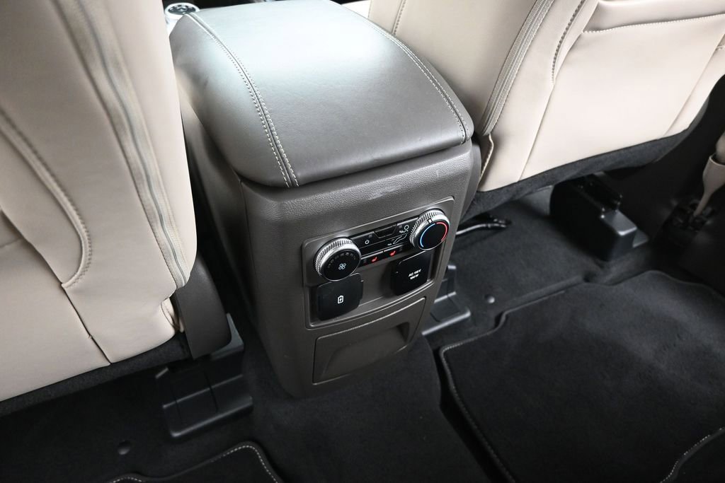 Used 2023 Ford Explorer Platinum AWD/4WD image 22