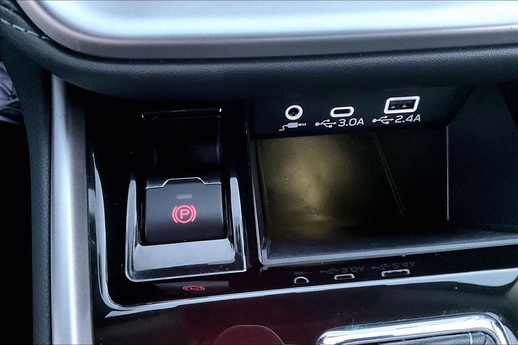 Used 2024 Subaru Outback Premium image 15