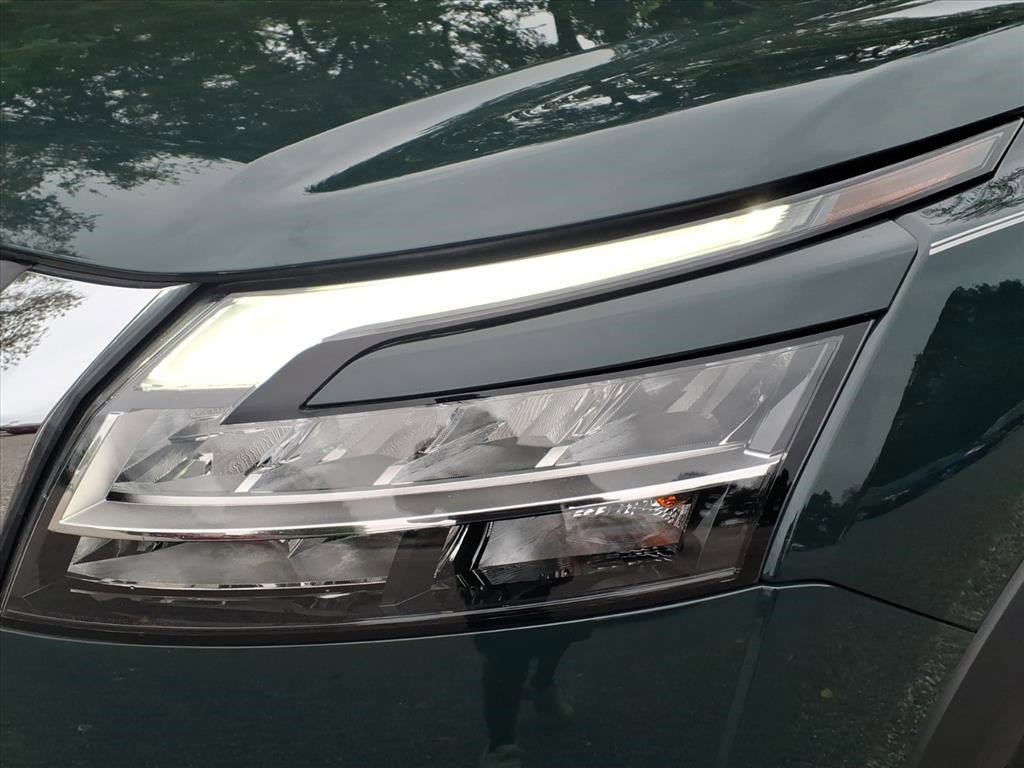 Used 2022 Nissan Pathfinder SL image 3